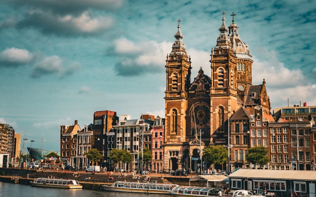 Kosher Europe Tours In Amsterdam Canals With Culture, Calm, And Comfort